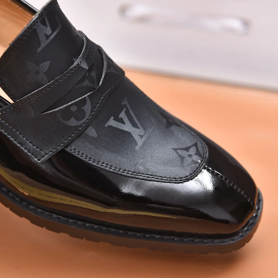 Men's shoes💰480📛📛【LOUIS VUITTON】(Quan Niu Li) Louis Vuitton 2023 official website synchronized new products👟Milan fashion catwalk style🇰🇾🇰🇾LV family logo, celebrity style, a must-have for fashionistas⚠️First layer calfskin➕cowhide lining➕Official website original version special outsole👞Number 38-44